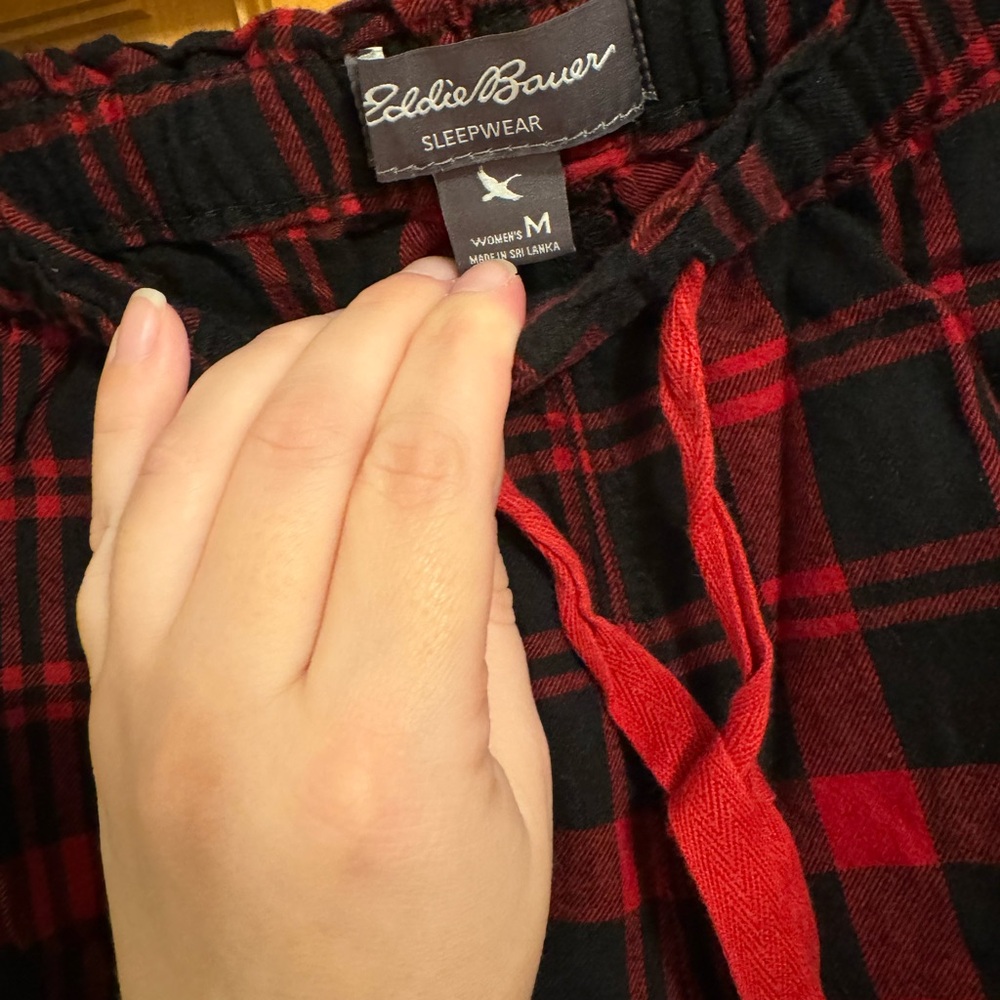 Eddie Bauer Red and Black Plaid Sleepwear Pants - Picture 2 of 3